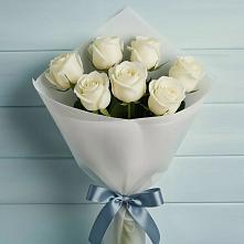 Букет 7 Белых роз Эдлесс Лав в Курьи