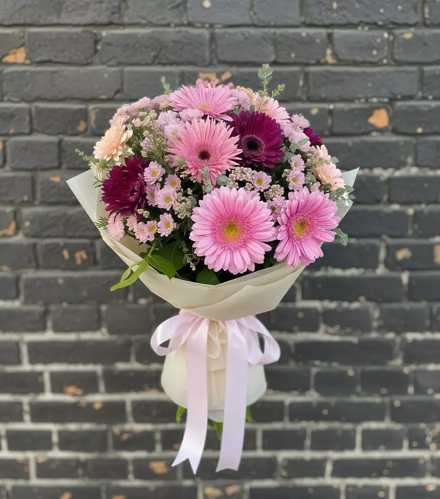 Букет цветов из: Герберы и Хризантемы в Курьи