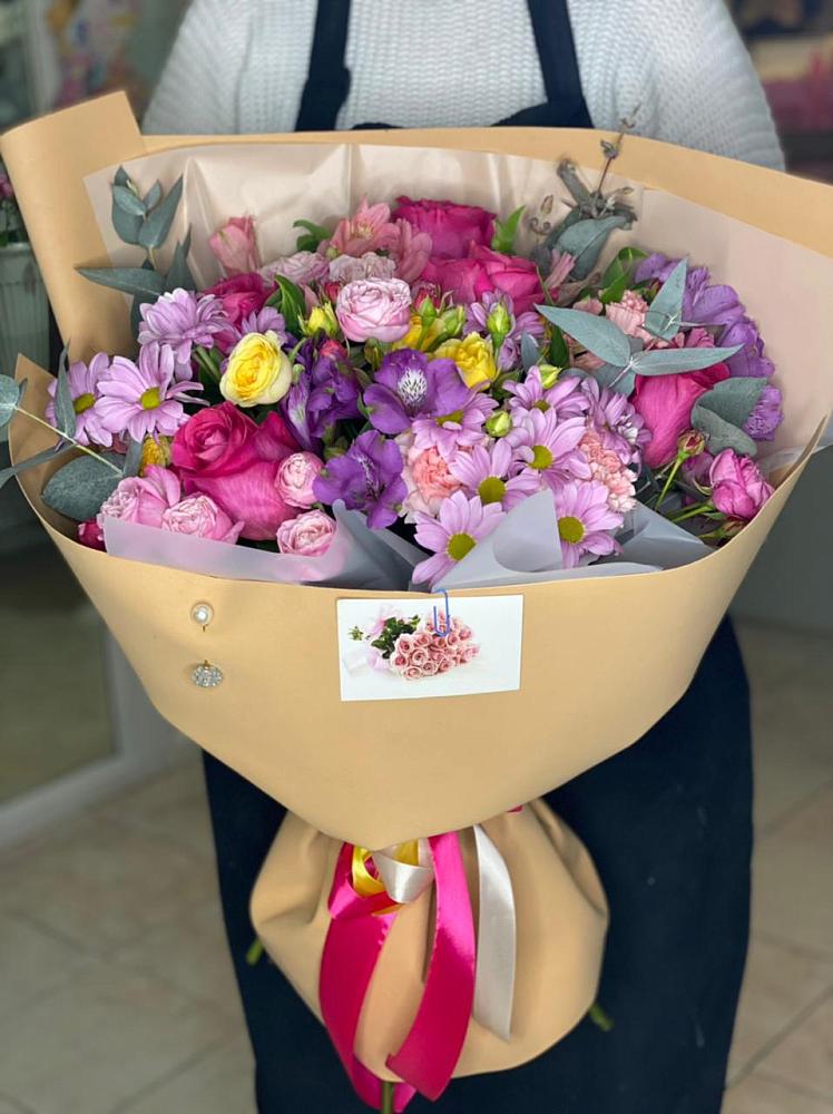 Букет цветов из: Хризантемы, Гвоздики и Альстромерии в Курьи