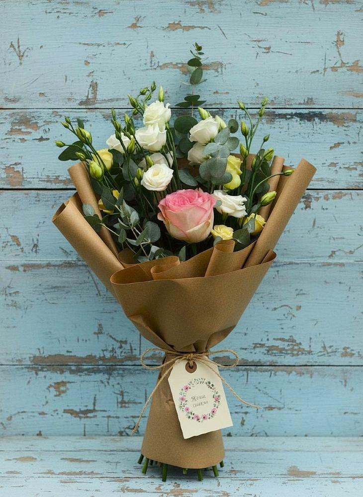 Букет цветов из: Розы и Лизиантусы в Курьи