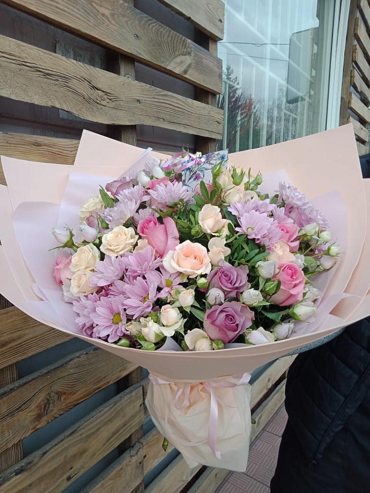 Букет цветов из: Розы и Хризантемы в Курьи