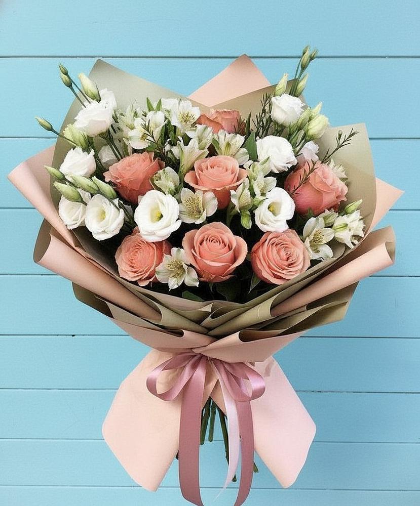 Букет цветов из: Розы, Альстромерии и Лизиантусы в Курьи