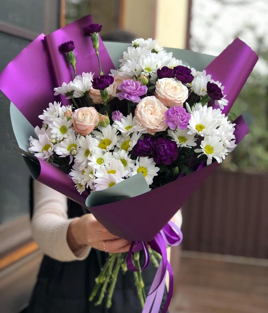 Букет цветов из: Хризантемы, Гвоздики и Розы в Курьи