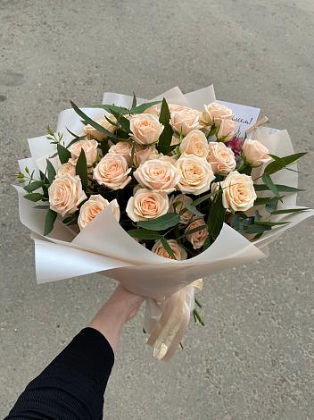 Букет Кремовые розы Латте в Курьи