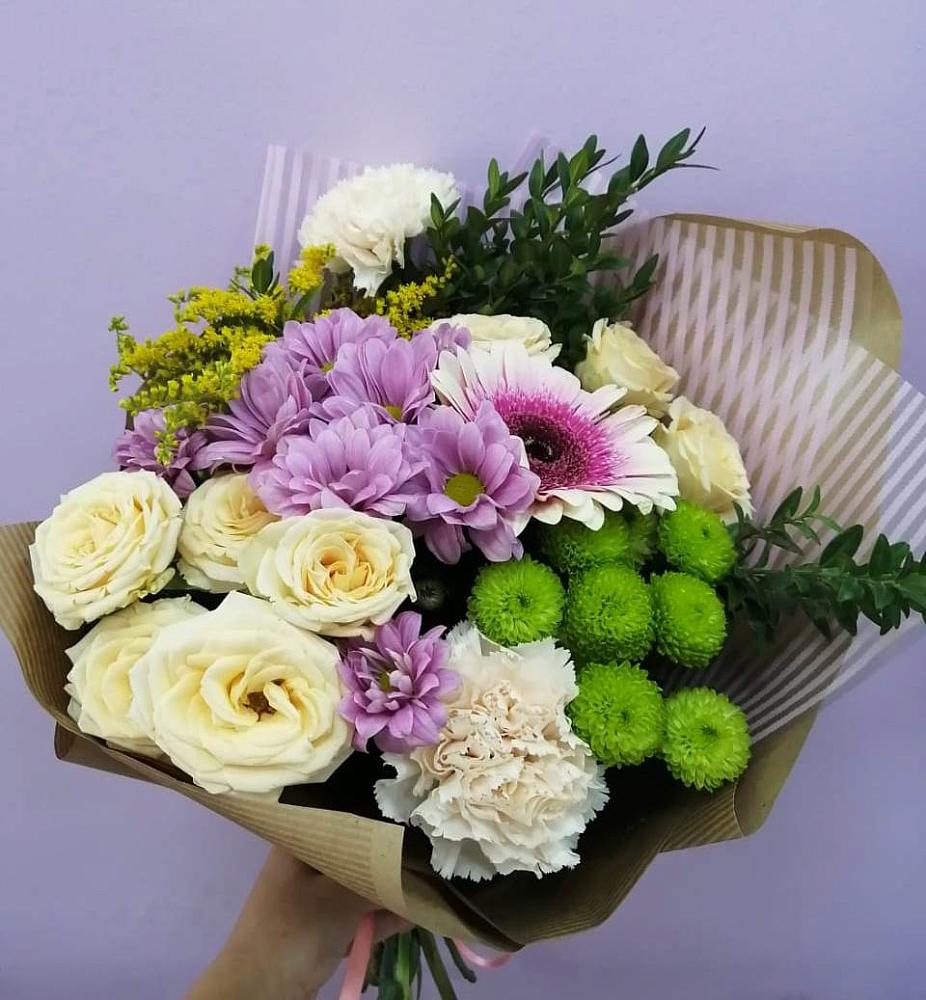 Букет цветов из: Хризантемы, Розы, Гвоздики и Герберы в Курьи