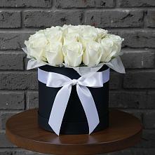 Цветочная композиция из Розы в шляпной коробке в Курьи